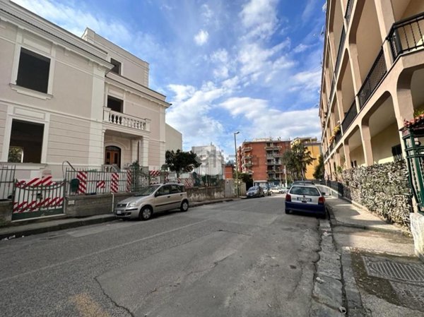 appartamento in affitto a Napoli in zona San Carlo all'Arena