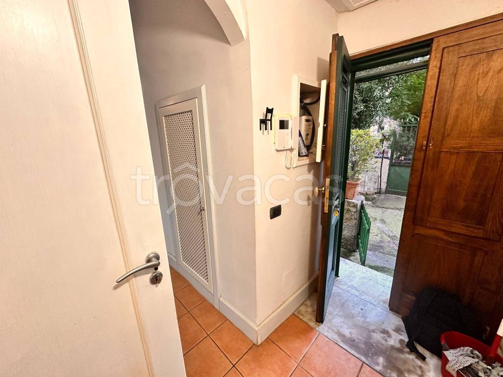 appartamento in affitto a Napoli in zona Chiaia