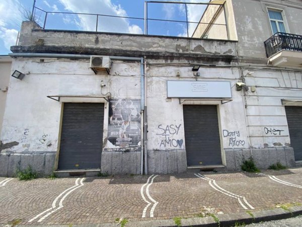 negozio in affitto a Napoli in zona Ponticelli