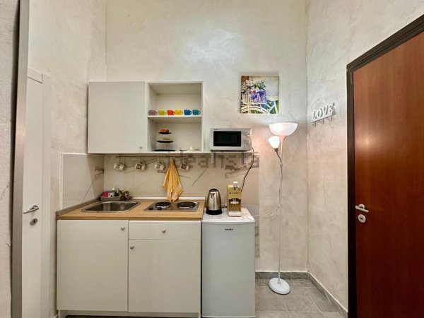 appartamento in affitto a Napoli in zona San Carlo all'Arena