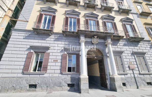 ufficio in affitto a Napoli in zona Chiaia