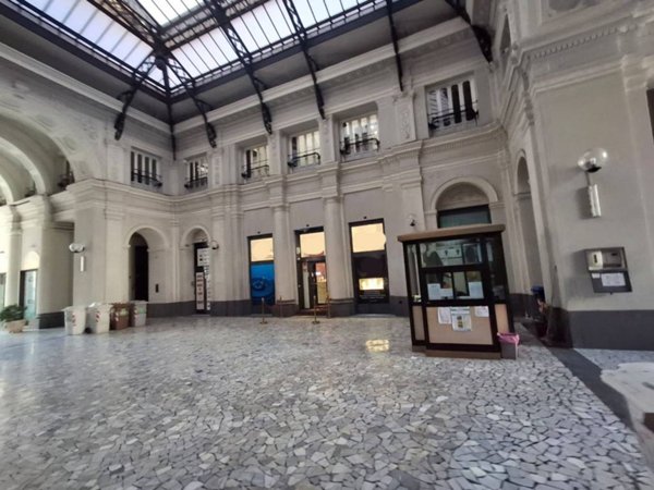 negozio in affitto a Napoli