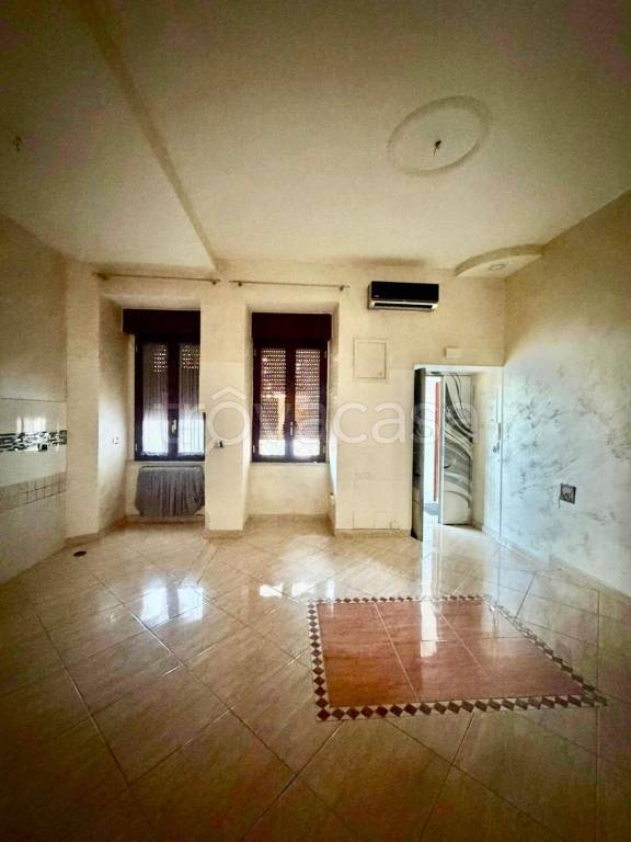 appartamento in affitto a Napoli in zona San Carlo all'Arena