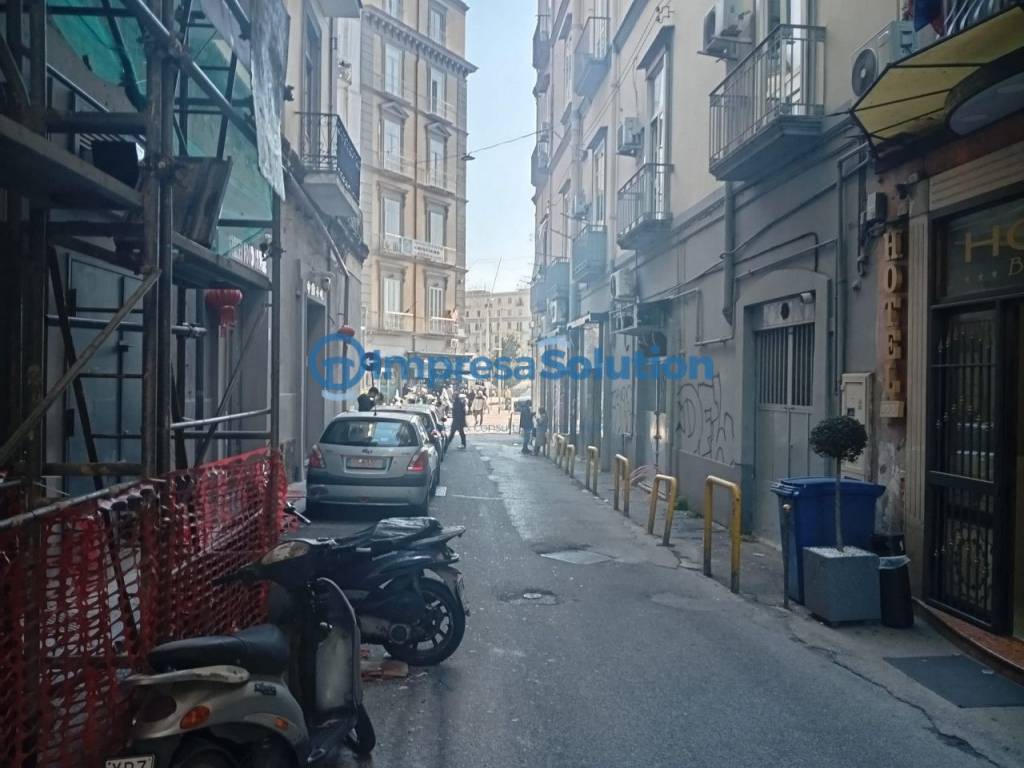 negozio in affitto a Napoli in zona Pendino / San Giuseppe