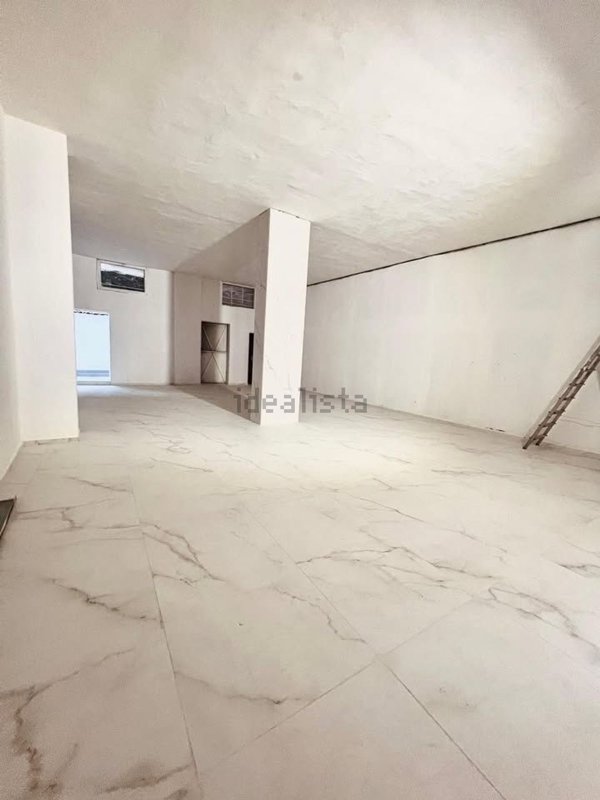 negozio in affitto a Napoli in zona Pianura