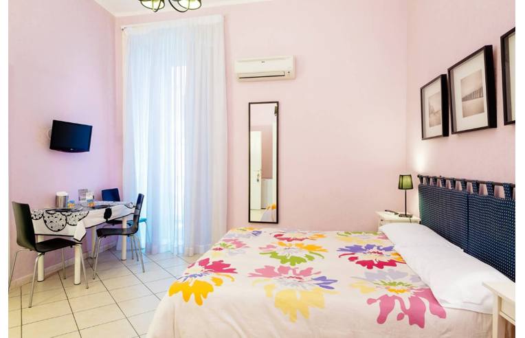 casa indipendente in affitto a Napoli in zona San Ferdinando