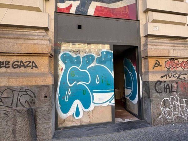 negozio in affitto a Napoli in zona Pendino / San Giuseppe