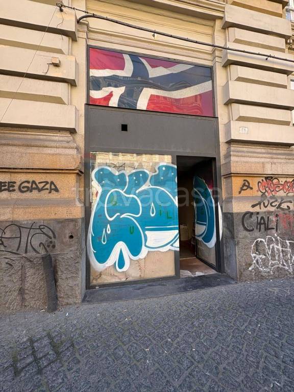 negozio in affitto a Napoli in zona Pendino / San Giuseppe