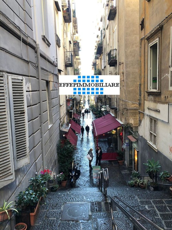 appartamento in affitto a Napoli in zona Chiaia