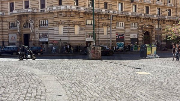 locale commerciale in affitto a Napoli in zona Pendino / San Giuseppe