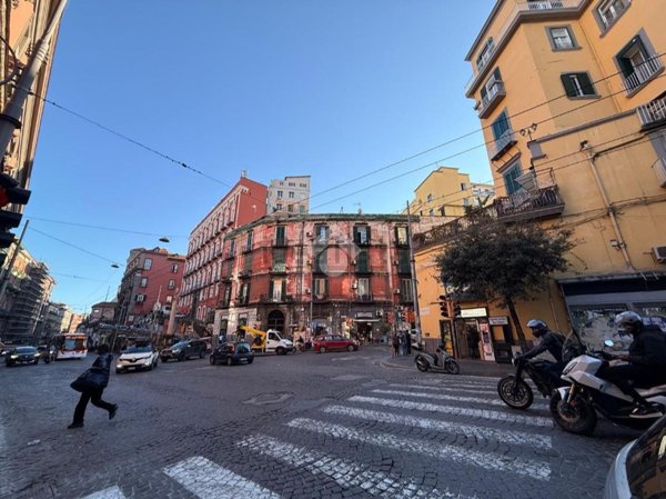 locale commerciale in affitto a Napoli in zona Stella