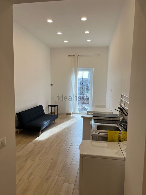 appartamento in affitto a Napoli in zona Stella