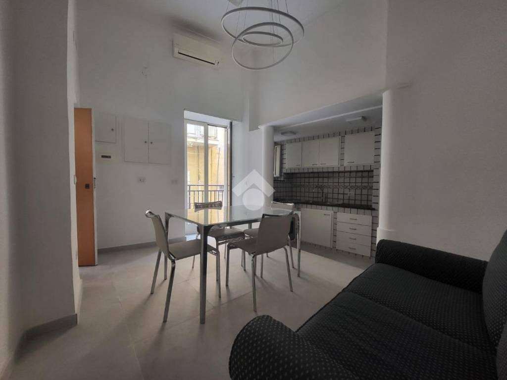 appartamento in affitto a Napoli in zona Porto