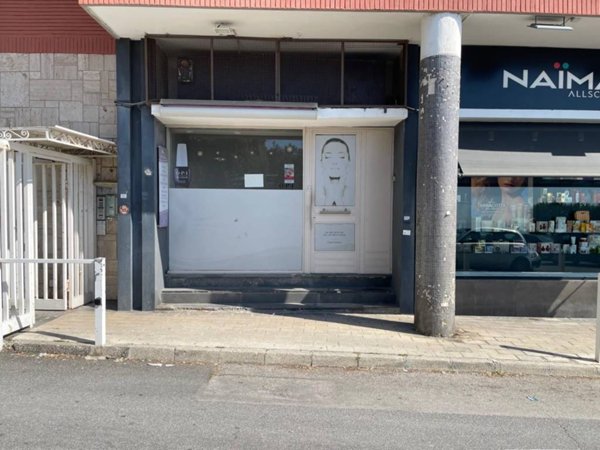 negozio in affitto a Napoli in zona Posillipo