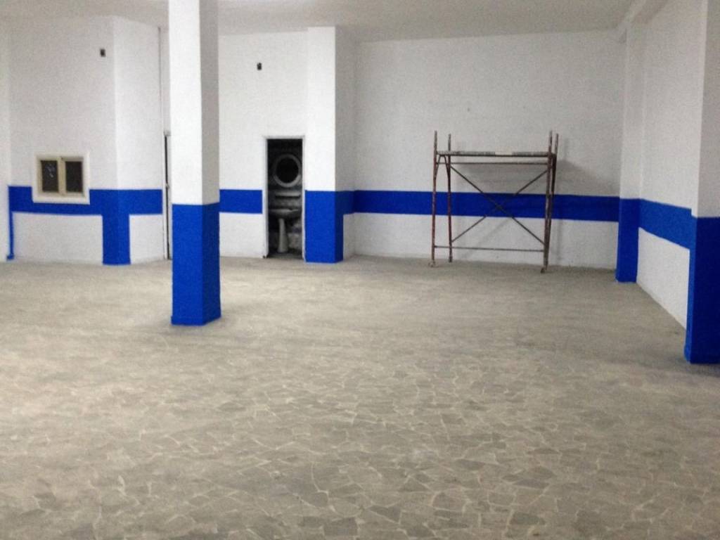 negozio in affitto a Napoli in zona Pendino / San Giuseppe