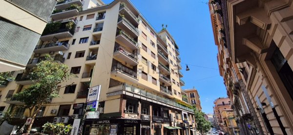 ufficio in affitto a Napoli in zona Chiaia