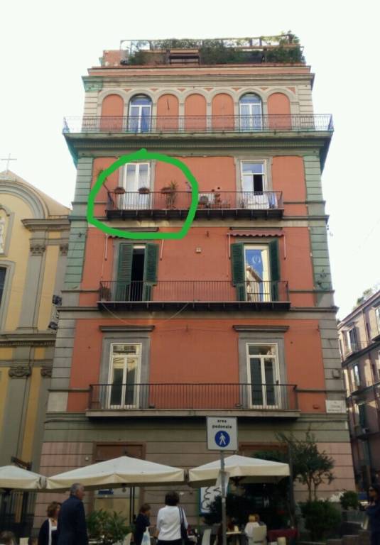 appartamento in affitto a Napoli in zona Chiaia