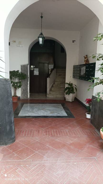 appartamento in affitto a Napoli in zona Chiaia