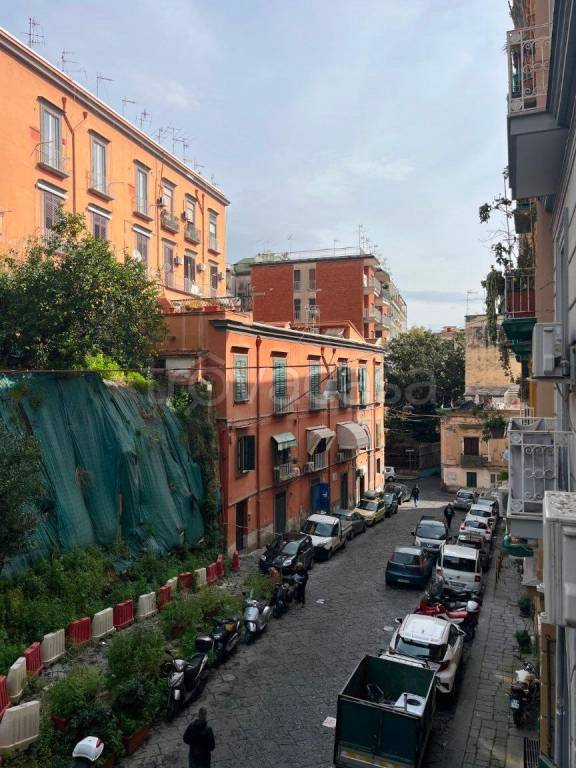 appartamento in affitto a Napoli in zona Chiaia