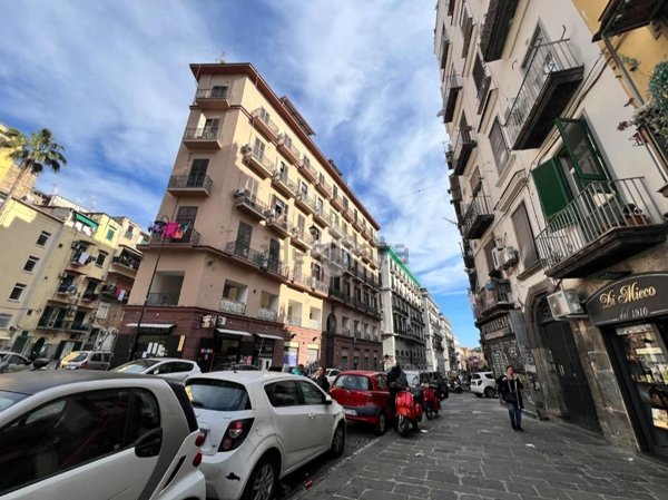 locale commerciale in affitto a Napoli in zona San Lorenzo
