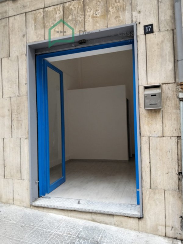 negozio in affitto a Napoli