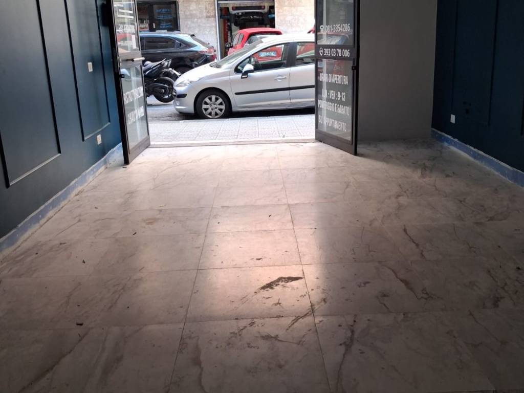 negozio in affitto a Napoli in zona Camaldoli