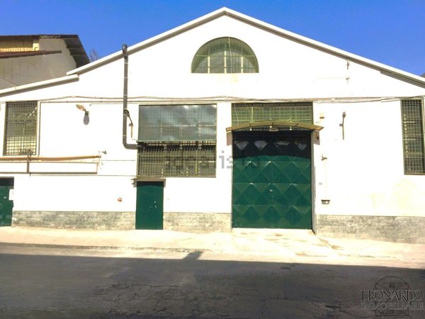 capannone in affitto a Napoli in zona Poggioreale