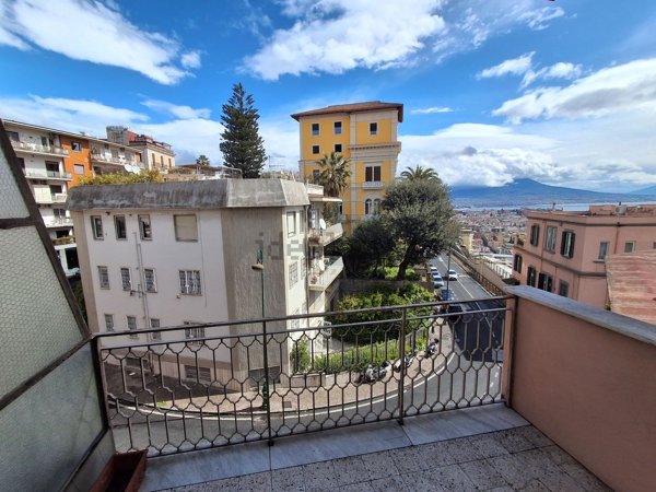 appartamento in affitto a Napoli in zona Chiaia