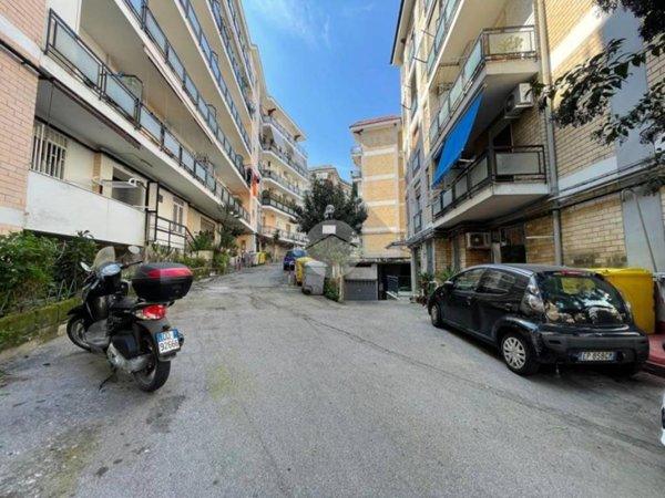 appartamento in affitto a Napoli in zona San Carlo all'Arena