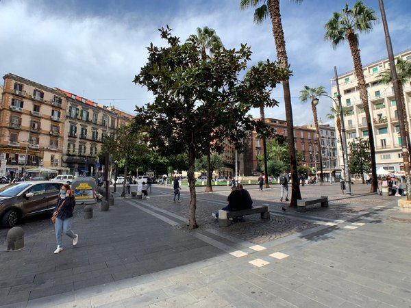 locale commerciale in affitto a Napoli in zona Porto