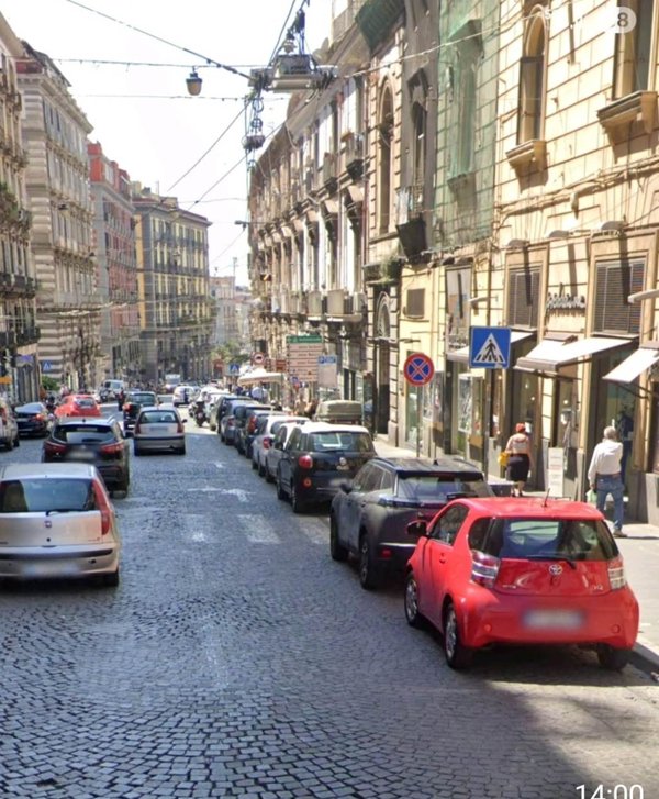 negozio in affitto a Napoli in zona Avvocata
