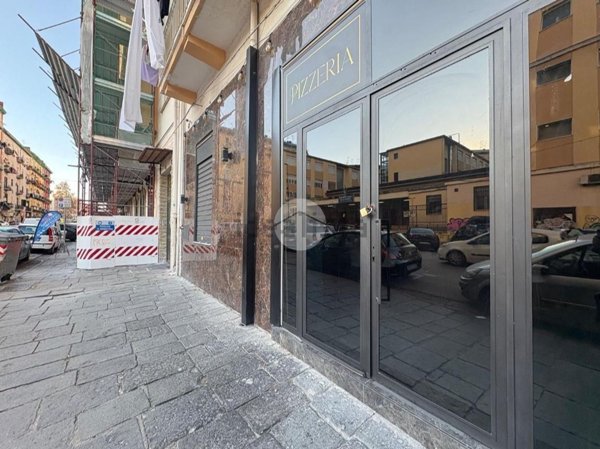 negozio in affitto a Napoli in zona Vicaria