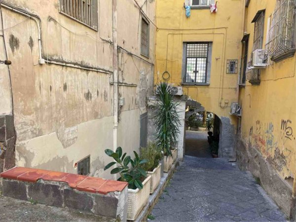 appartamento in affitto a Napoli in zona Chiaia