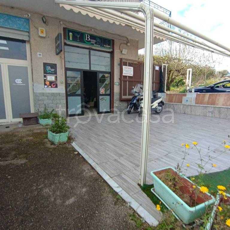 negozio in affitto a Napoli in zona Fuorigrotta