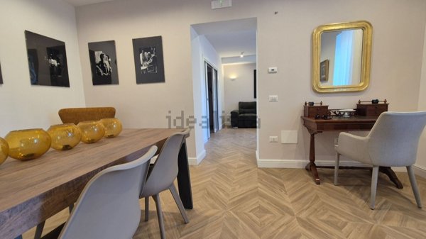 appartamento in affitto a Napoli in zona San Carlo all'Arena