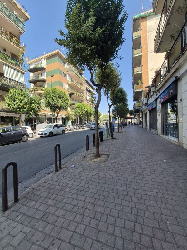 locale commerciale in affitto a Napoli in zona Soccavo