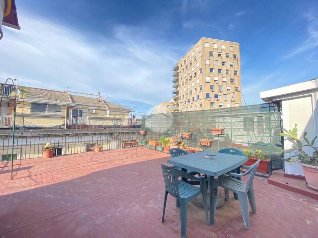 appartamento in affitto a Napoli in zona Porto