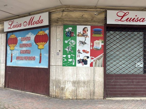 negozio in affitto a Napoli in zona Soccavo