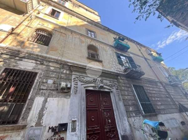 monolocale in affitto a Napoli in zona San Carlo all'Arena