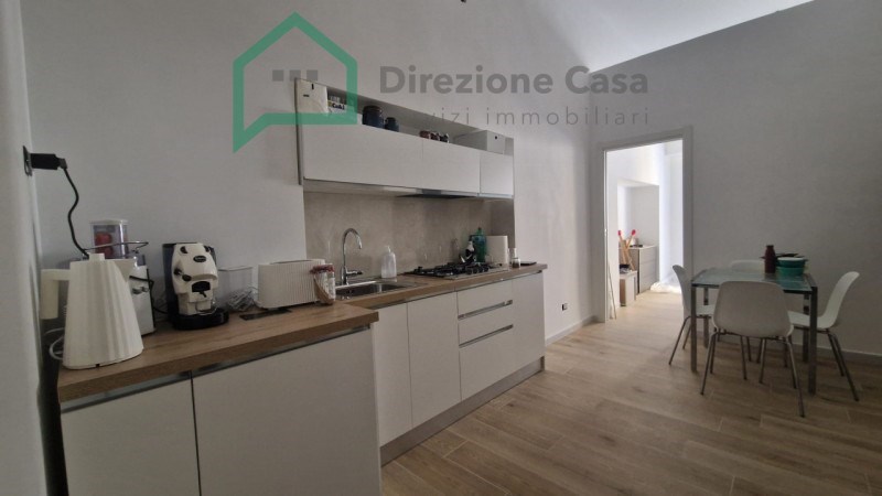 appartamento in affitto a Napoli in zona San Carlo all'Arena