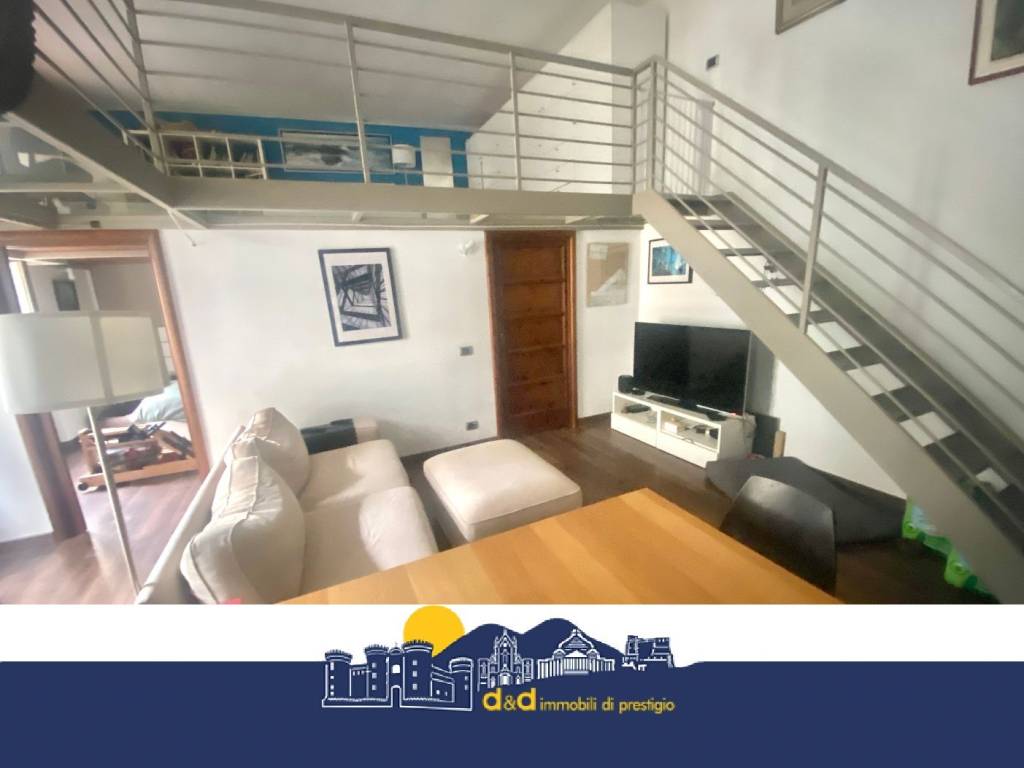 appartamento in affitto a Napoli in zona Chiaia