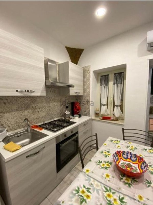 appartamento in affitto a Napoli in zona Stella