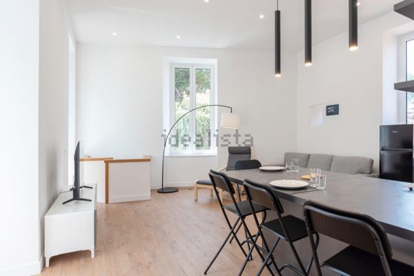 appartamento in affitto a Napoli in zona Chiaia