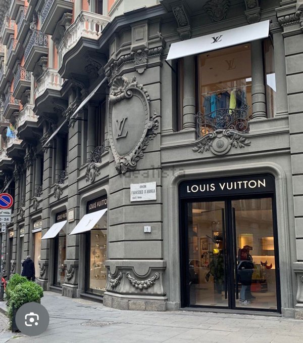 ufficio in affitto a Napoli in zona Chiaia