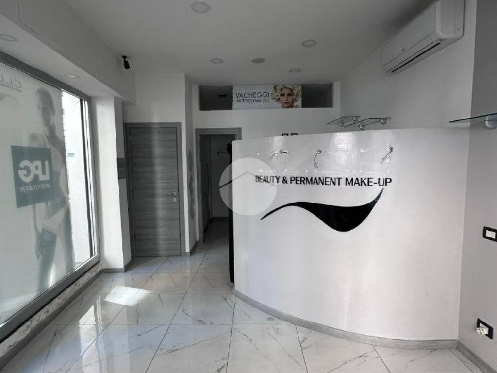 negozio in affitto a Napoli in zona Soccavo