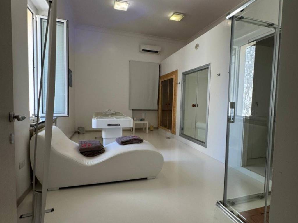 ufficio in affitto a Napoli in zona Vomero