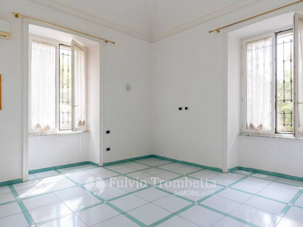 appartamento in affitto a Napoli in zona Chiaia