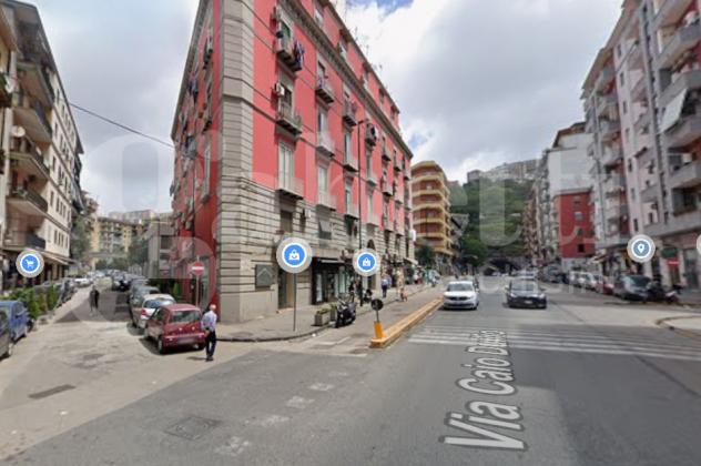 negozio in affitto a Napoli in zona Fuorigrotta