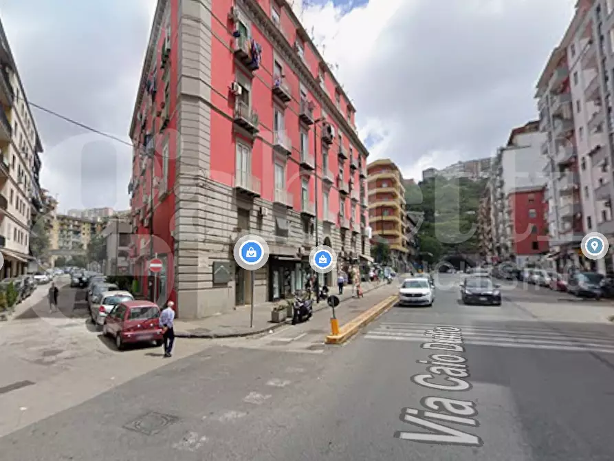 locale commerciale in affitto a Napoli in zona Fuorigrotta