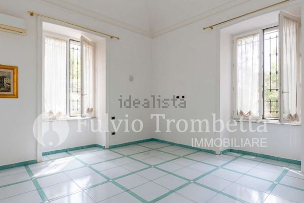 appartamento in affitto a Napoli in zona Chiaia